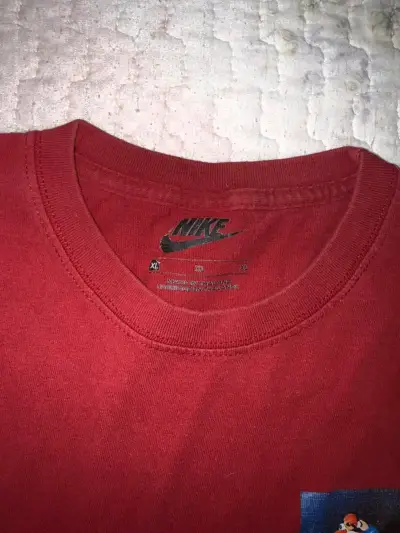 Polera Nike Air roja con estampado - miniatura 3