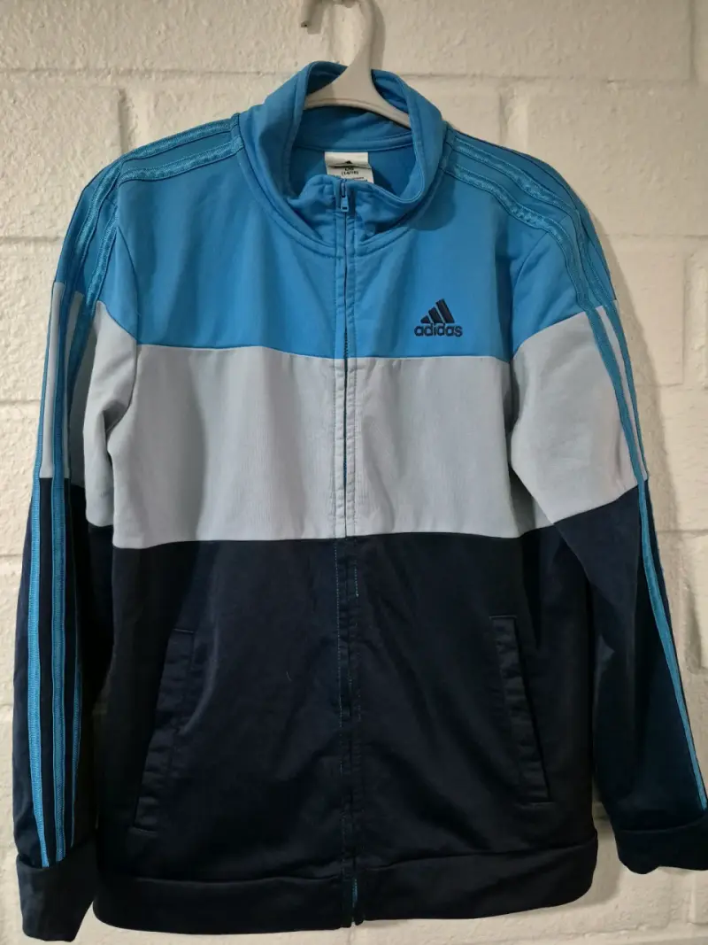 Chaqueta deportiva Adidas azul y gris - 1