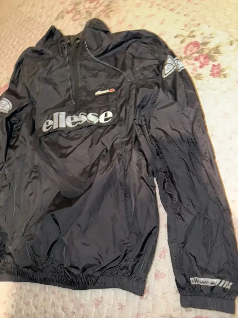 Cortavientos negro Ellesse con capucha - 2