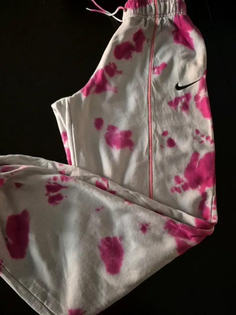 Pantalones deportivos Nike tie-dye rosados - 1