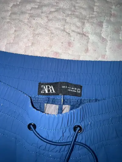 Shorts Zara deportivos azules con bolsillos - miniatura 2