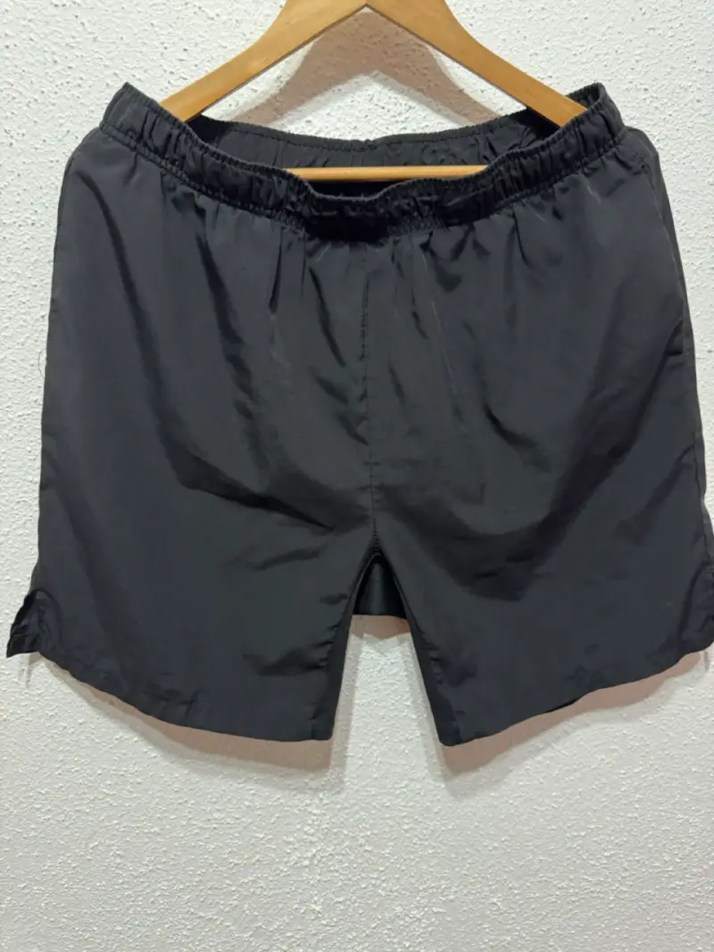 Shorts deportivos negros para hombre - 1