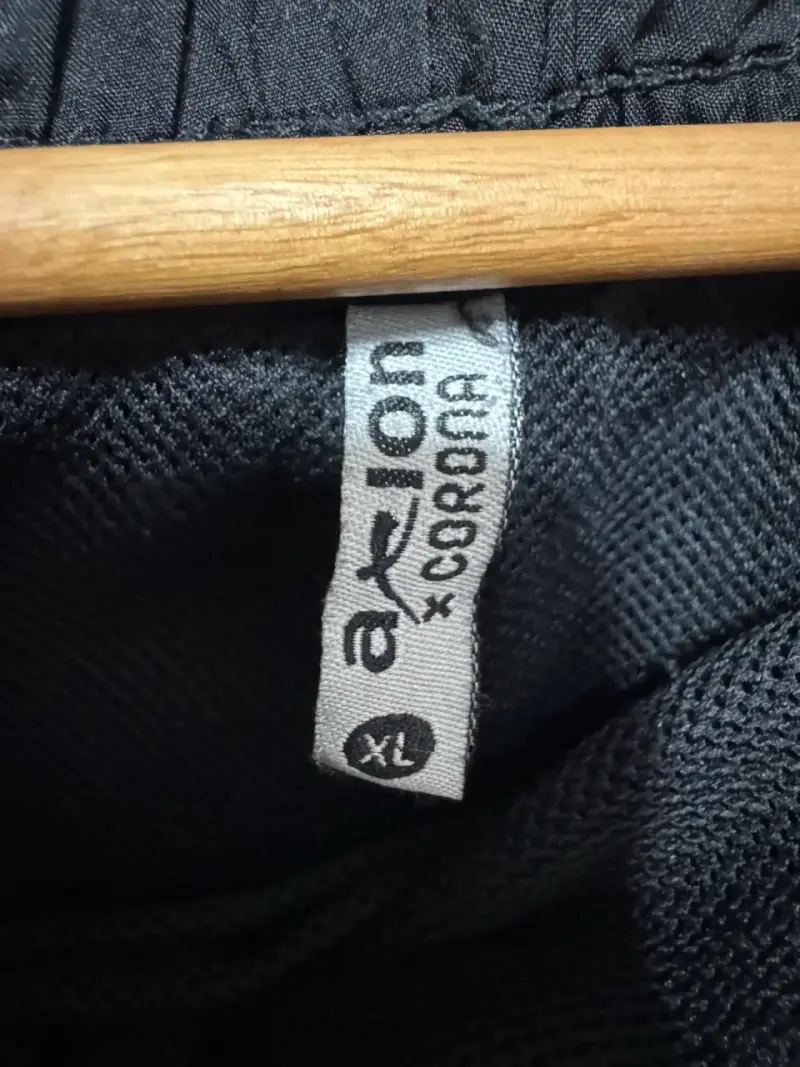 Shorts deportivos negros para hombre - 2