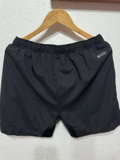 Shorts deportivos negros para hombre - miniatura 3