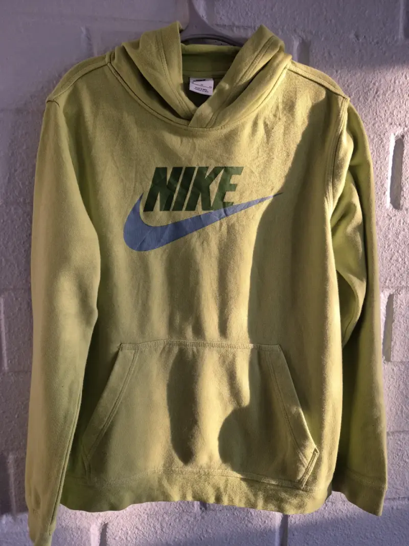 Polerón Nike verde con capucha - 1