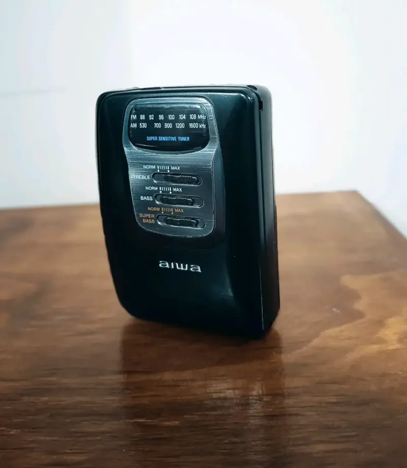 Walkman Aiwa vintage con radio AM/FM - 1