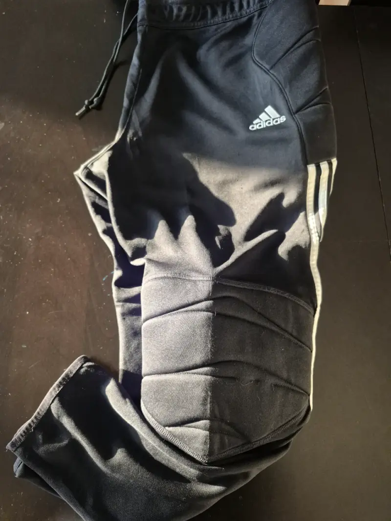 Buzo arquero Adidas negros acolchados - 2