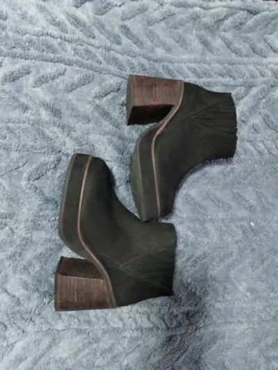 Botas de tela bordadas en azul - miniatura 5