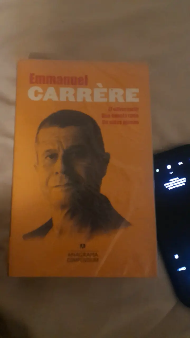 Libro 'El adversario' de Emmanuel Carrère - 1