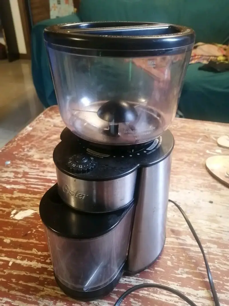 Molino de café Oster de acero inoxidable
