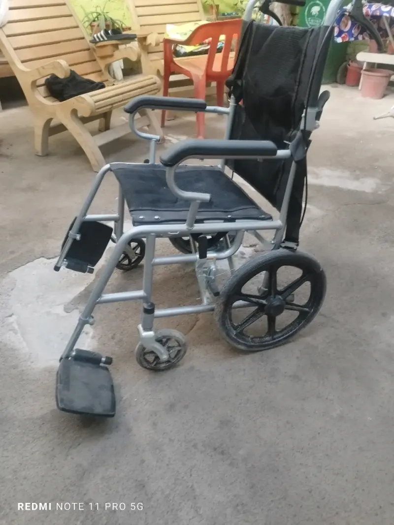 Silla de ruedas plegable de aluminio - 4