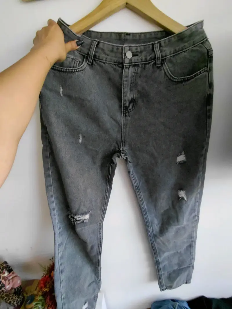 Jeans grises desgastados para mujer - 3