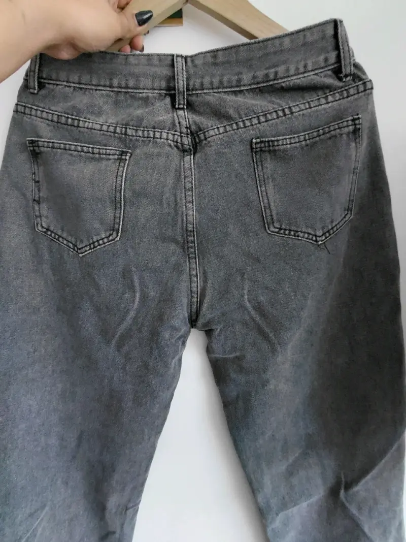 Jeans grises desgastados para mujer - 4