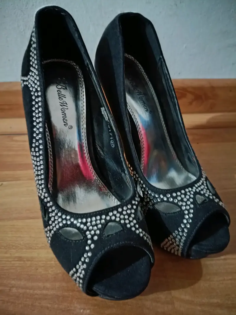 Tacones negros con apliques brillantes talla 37 - 5