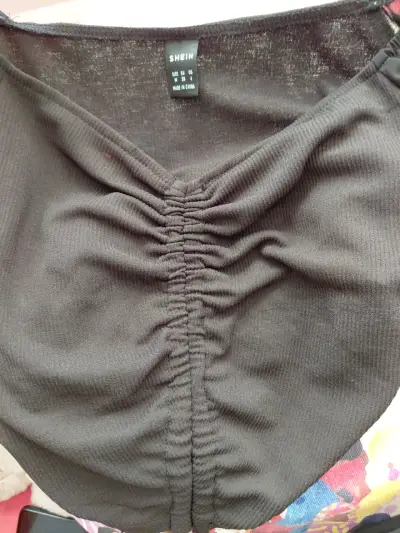 Blusa negra con mangas largas y fruncido - miniatura 5