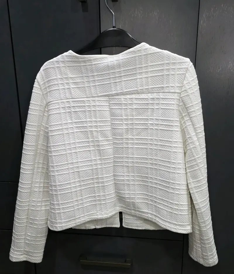 Chaqueta blanca con bordado étnico - 2
