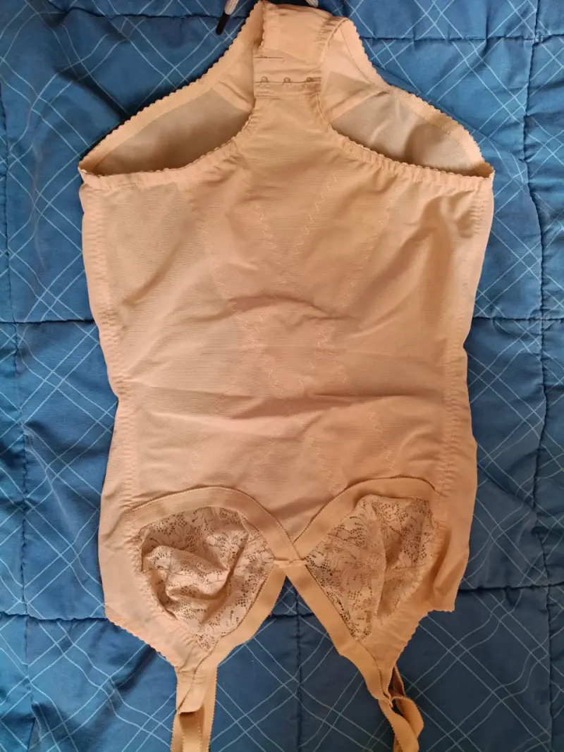 Faja modeladora beige con encaje talla M - 2