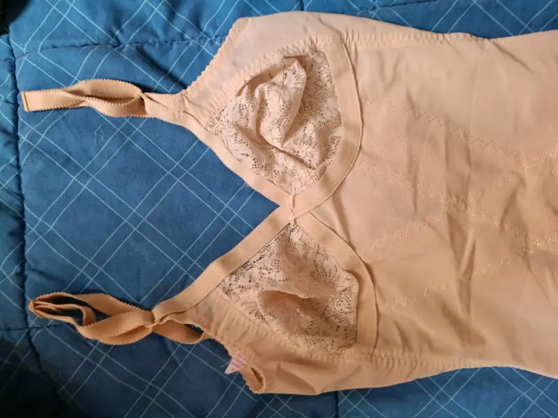 Faja modeladora beige con encaje talla M - 3