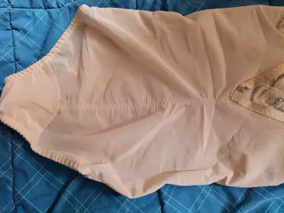 Faja modeladora beige con encaje talla M - miniatura 5
