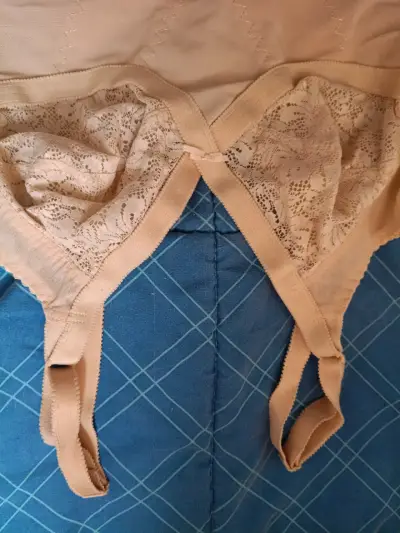 Faja modeladora beige con encaje talla M - miniatura 6