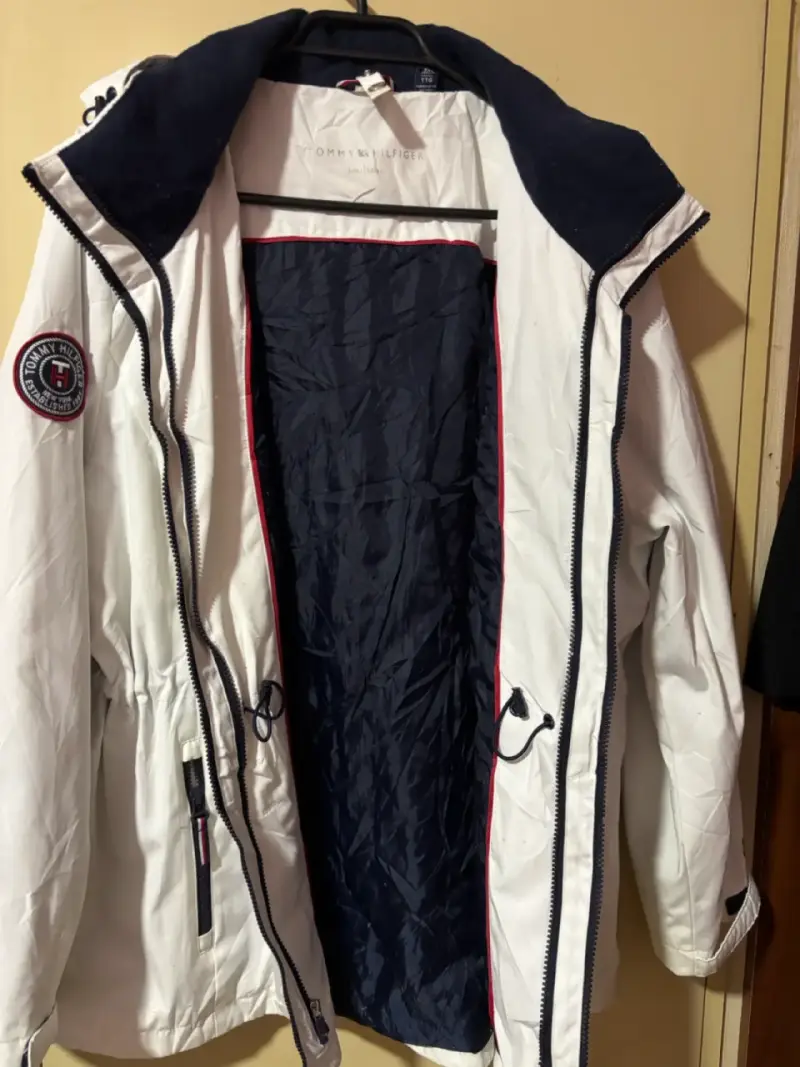 Chaqueta Tommy Hilfiger blanca impermeable - 1