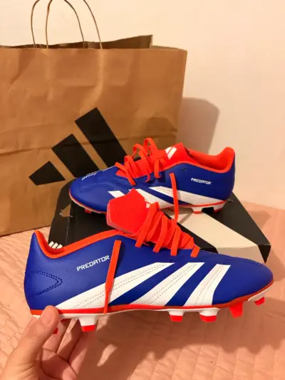 Zapatillas de fútbol Adidas Predator azul y rojo - miniatura 1