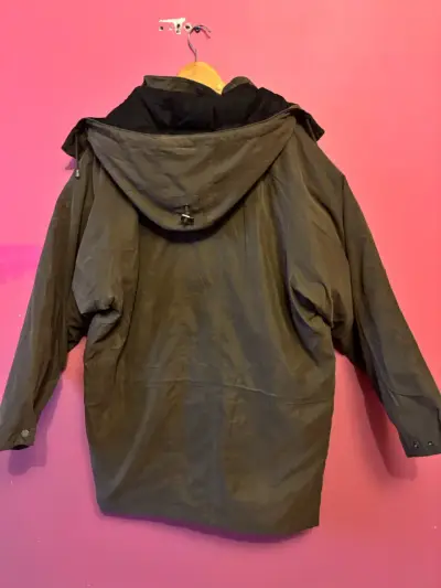 Parka impermeable marrón con capucha - miniatura 3