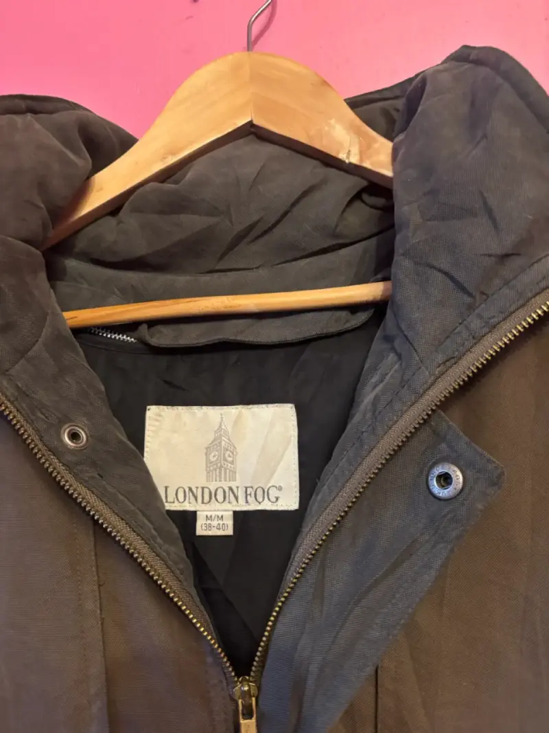 Parka impermeable marrón con capucha - 4