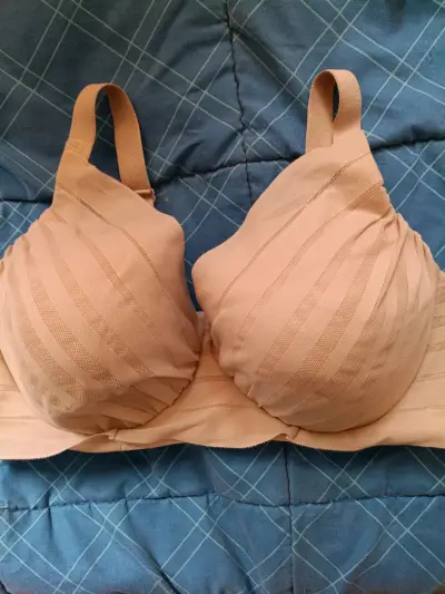 Sostén beige marca Leonisa - miniatura 1