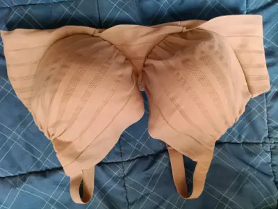 Sostén beige marca Leonisa - miniatura 2
