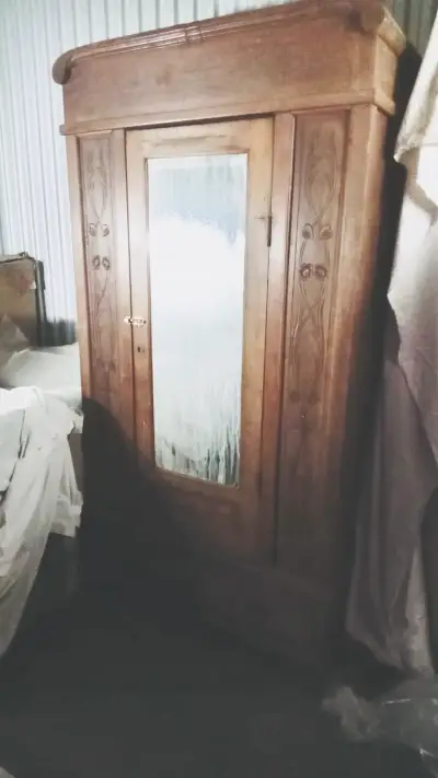 Armario antiguo de madera con espejo - miniatura 3