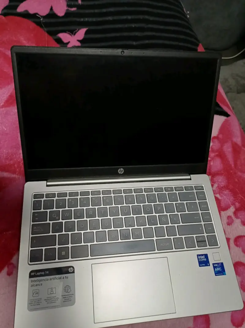 Notebook HP 14 con Intel Core 5 - 1