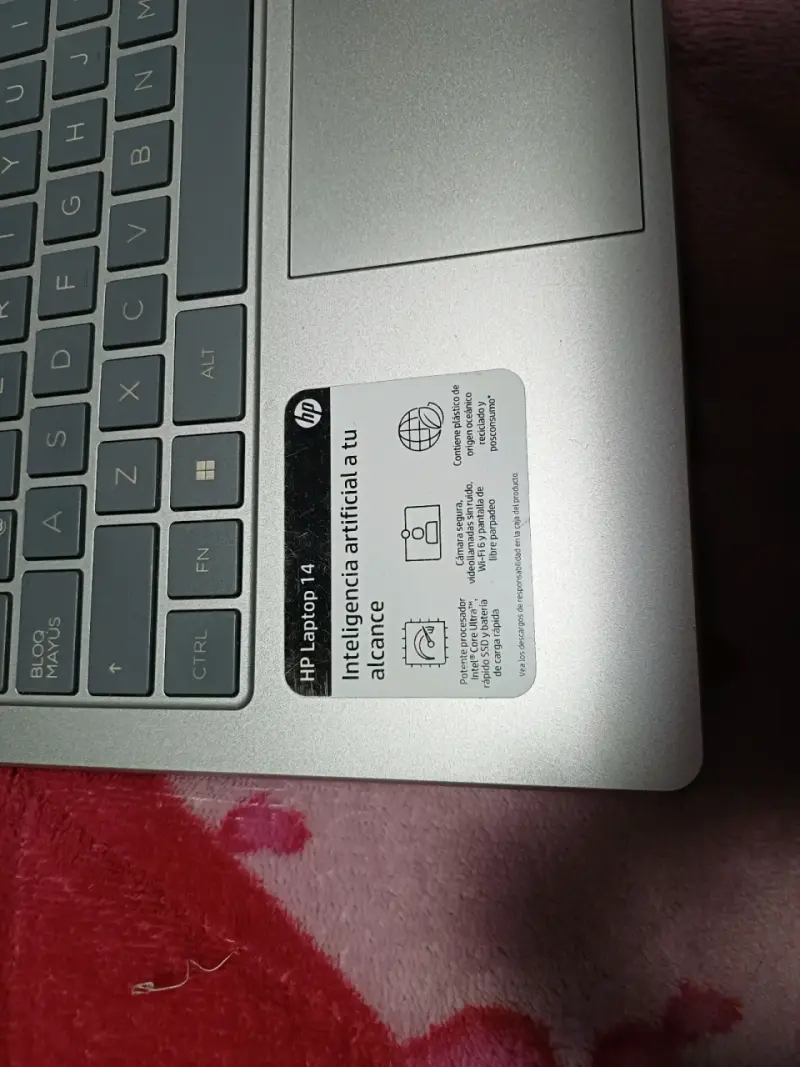 Notebook HP 14 con Intel Core 5 - 2