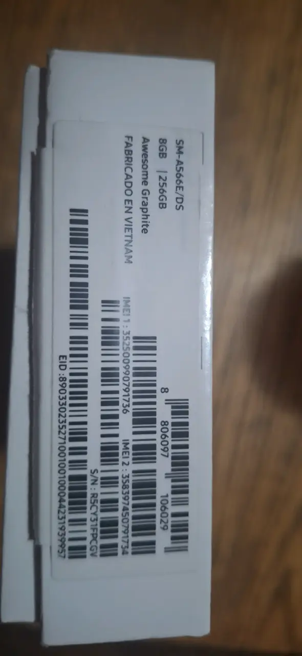 Smartphone Samsung con triple cámara trasera - 4