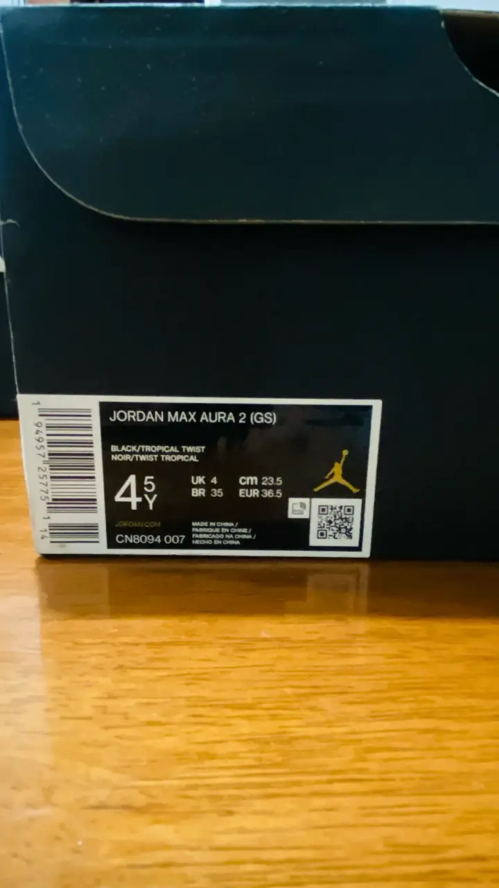 Zapatillas deportivas negras y blancas - 5