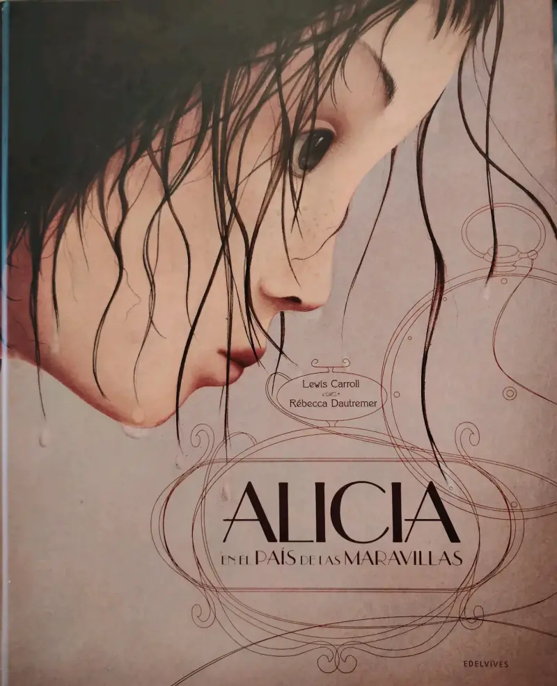 Libro 'Alicia en el País de las Maravillas' ilustrado
