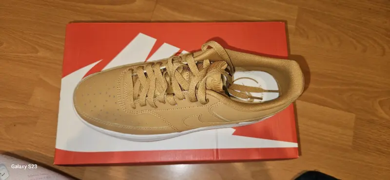Zapatillas Nike color camel en caja original - 2