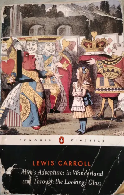 Libro clásico 'Alice's Adventures in Wonderland' - miniatura 1