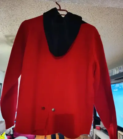 Chaqueta roja con gorro negro Matthew - miniatura 2