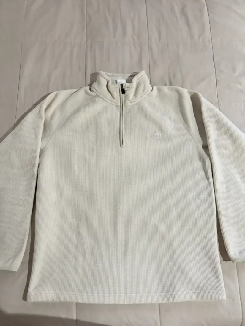 Polerón blanco de cuello alto - 4