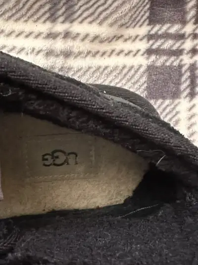 Botas negras de gamuza UGG para invierno - miniatura 4