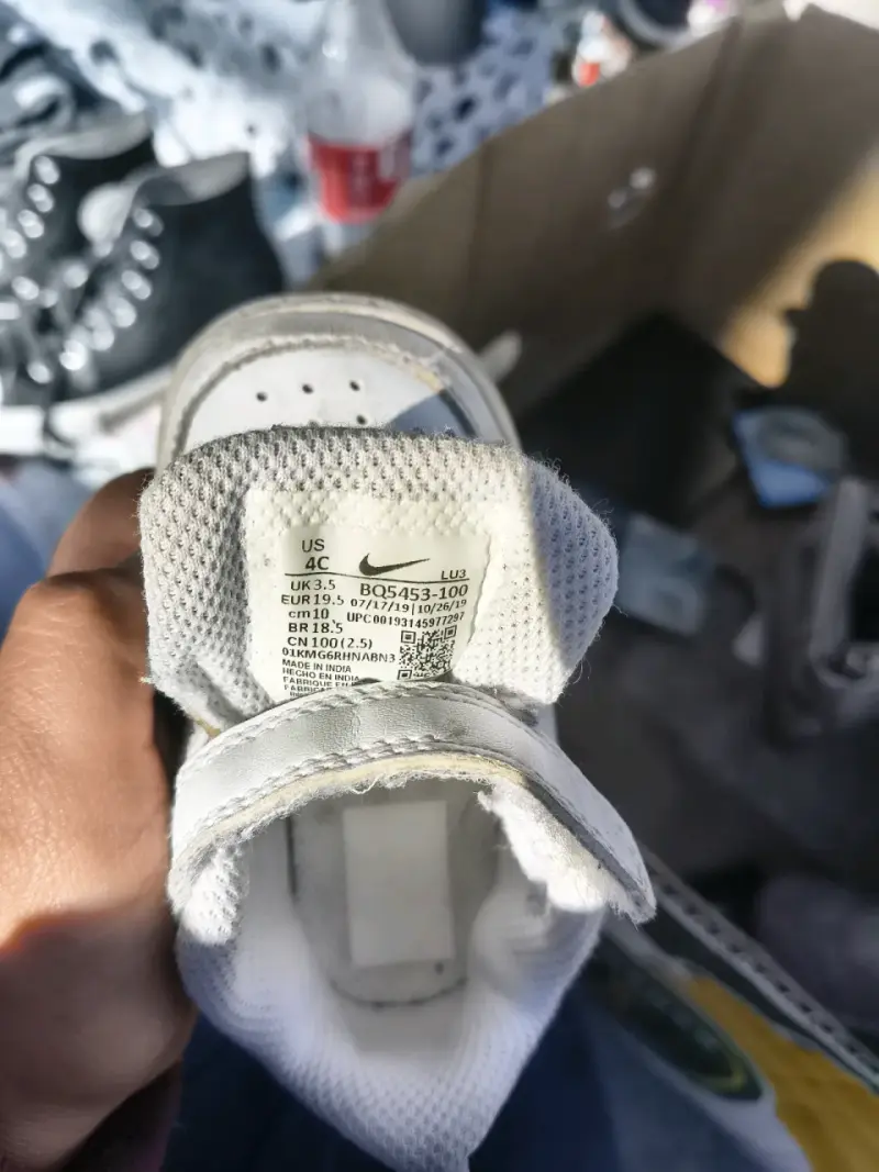 Zapatillas Nike para niños color blanco - 3