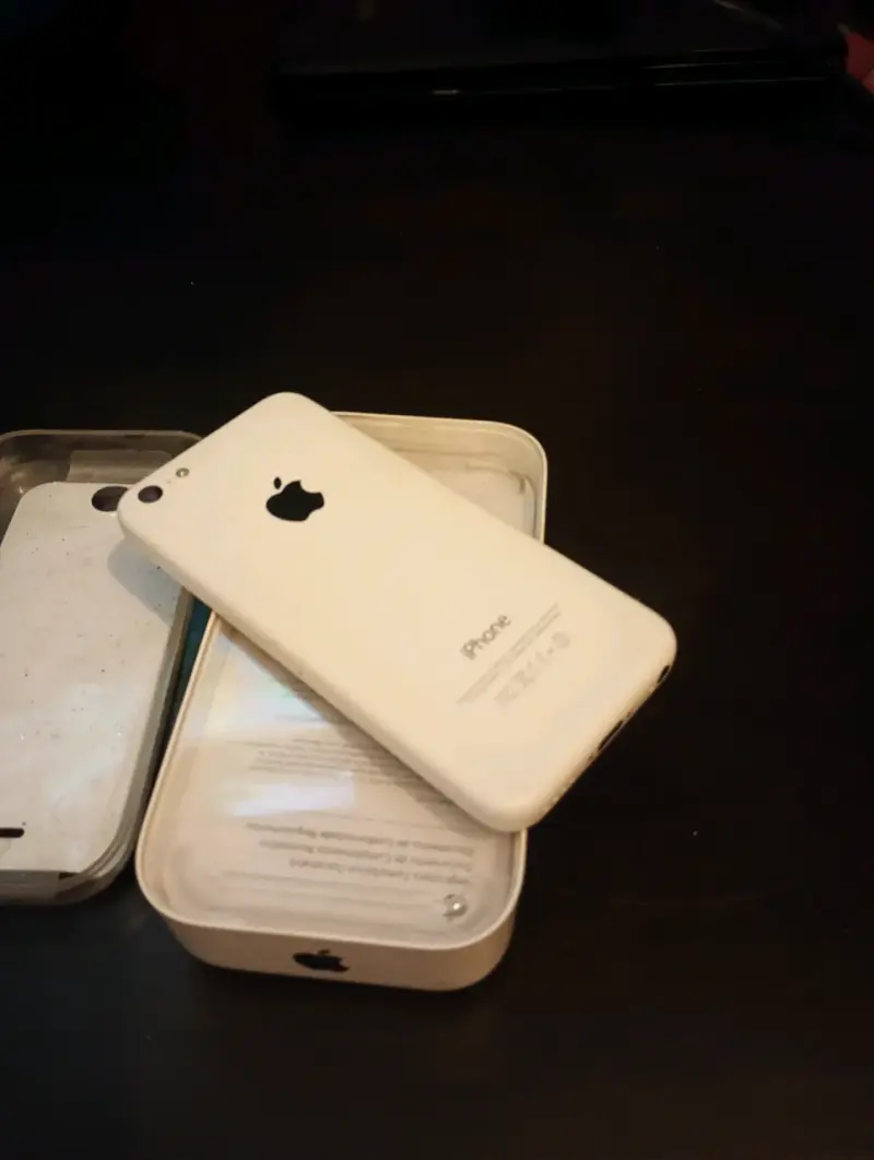 iPhone blanco en buen estado - 2