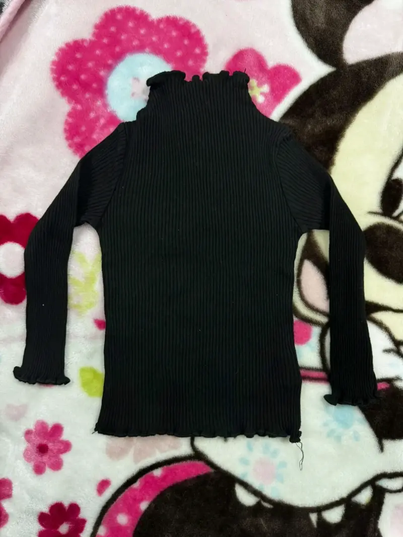 Suéter negro de cuello alto para niña - 2