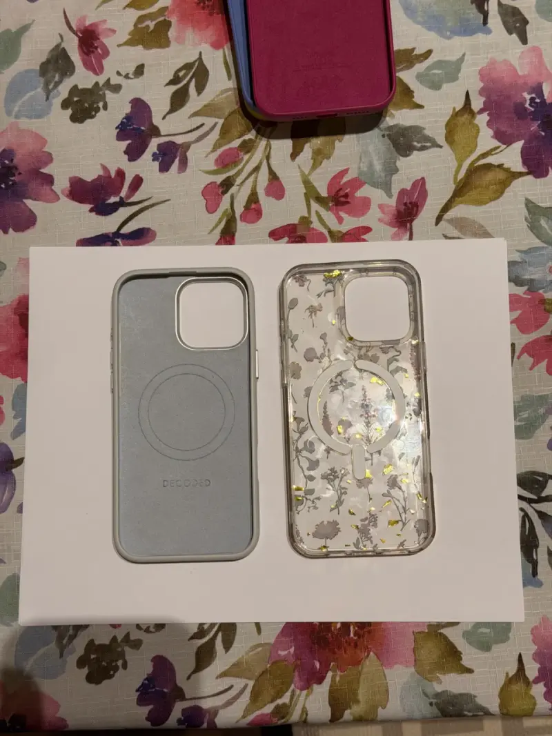 Fundas para iPhone con diseño floral y magnético - 2