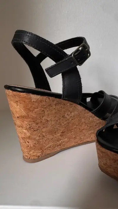 Sandalias Esprit negras con taco de corcho - miniatura 3