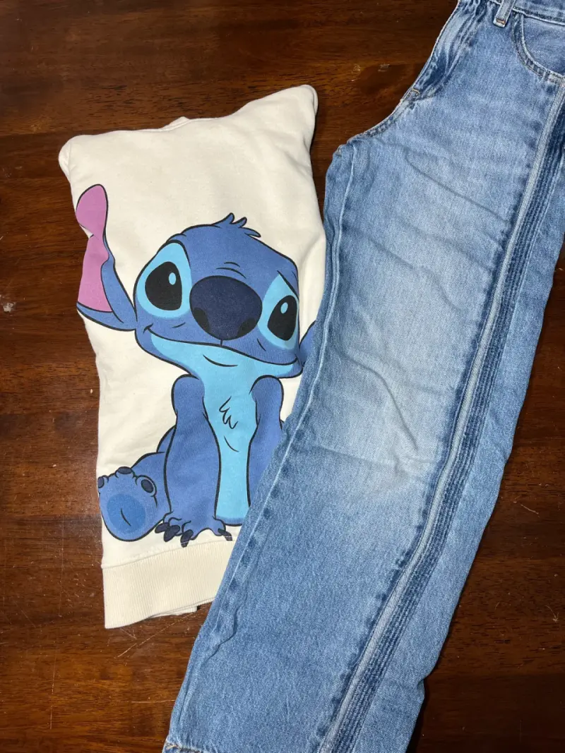 Polerón con diseño de Stitch para niña