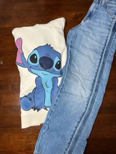 Polerón con diseño de Stitch para niña - miniatura 1