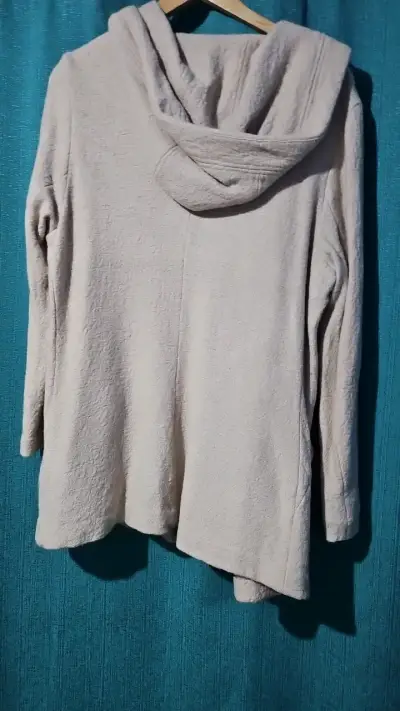 Abrigo Umbrale beige con capucha y botones - miniatura 3
