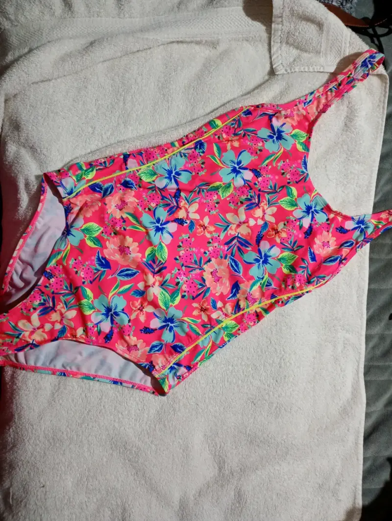 Traje de baño floral para mujer